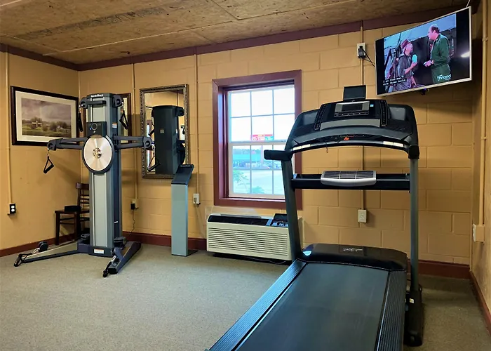 Star Plus Inn & Suites