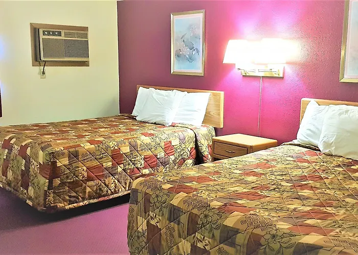 Amerivu Inn & Suites-Avon