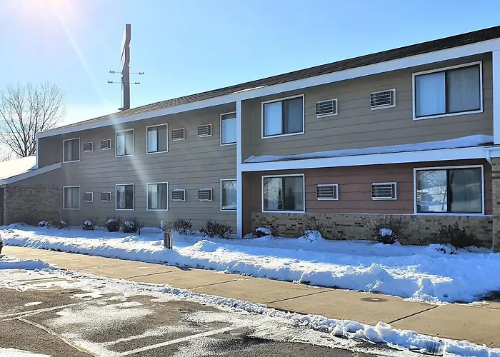 Amerivu Inn & Suites-Avon