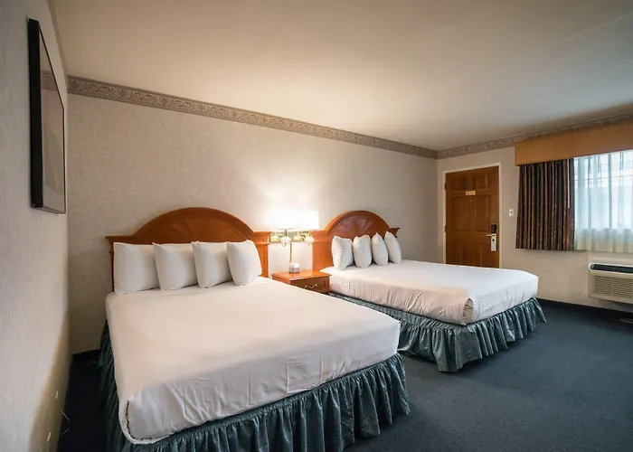Nob Hill Motor Inn