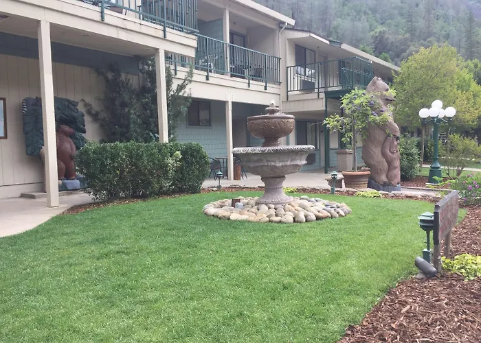 Cedar Lodge