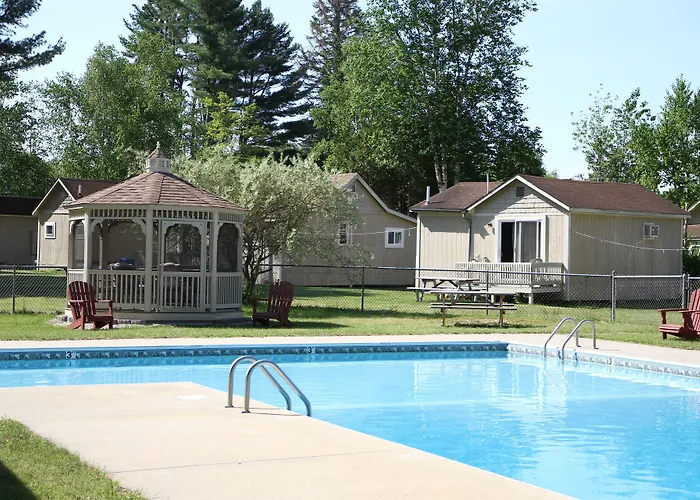 Kennebunk Gallery Motel And Cottages