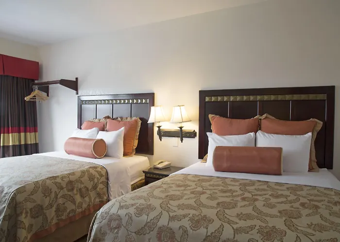 Harborview Inn & Suites-Convention Center-Airport-Gaslamp-Seaworld-Zoo-Balboa Park