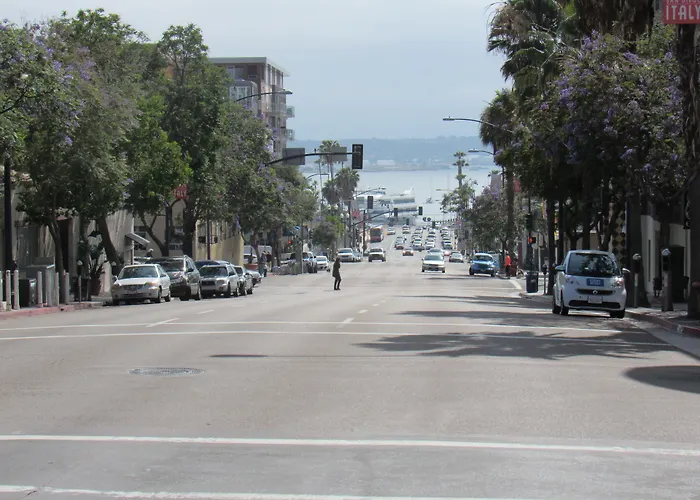 Harborview Inn & Suites-Convention Center-Airport-Gaslamp-Seaworld-Zoo-Balboa Park