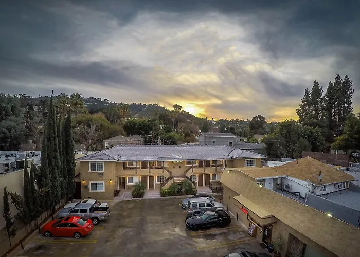 Nite Inn At Universal City - Walking Distance To Universal Studios Hollywood