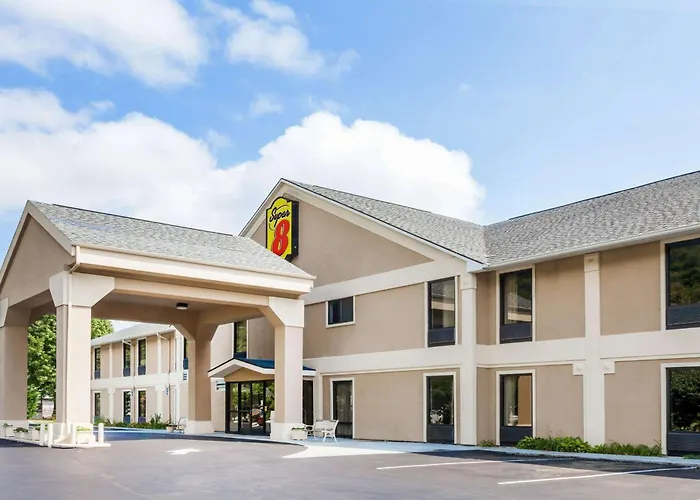 Super 8 By Wyndham Erwin, I-26 Exit 37