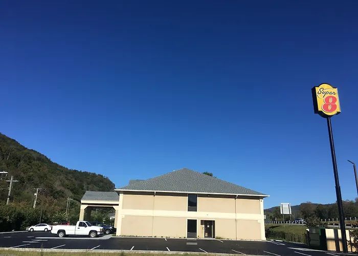 Super 8 By Wyndham Erwin, I-26 Exit 37