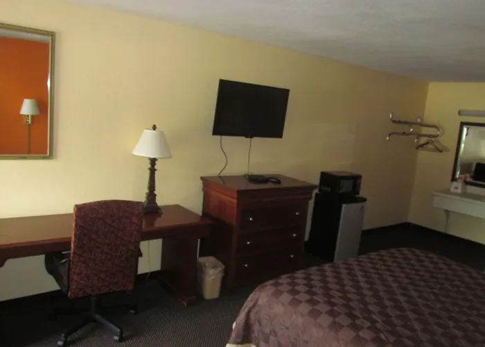 Red Carpet Inn - Augusta