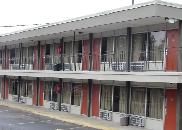Red Carpet Inn - Augusta