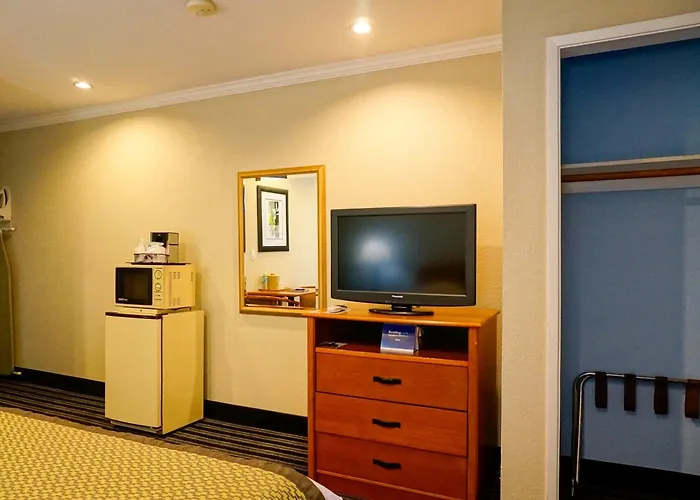 Hotel Parmani Near Stanford University
