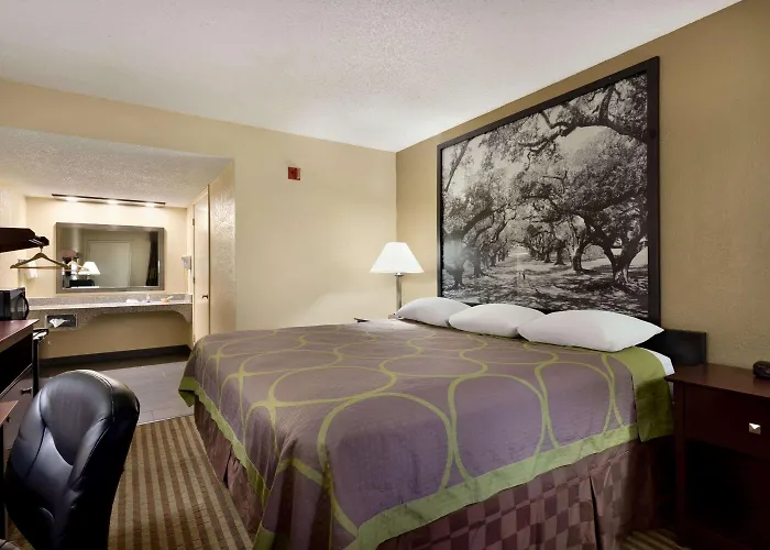 Super 8 By Wyndham Ruston