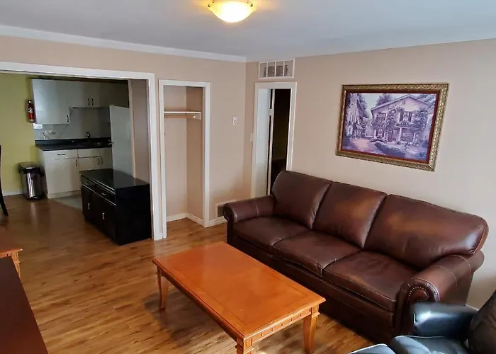 Comox Valley Inn & Suites