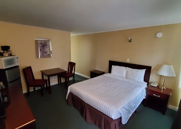 Comox Valley Inn & Suites
