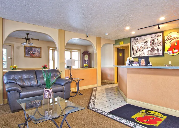 Super 8 By Wyndham Christiansburg