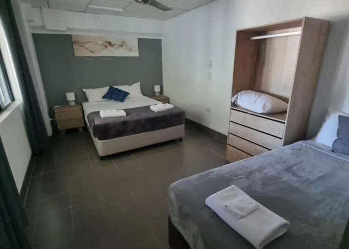 Summit Motel