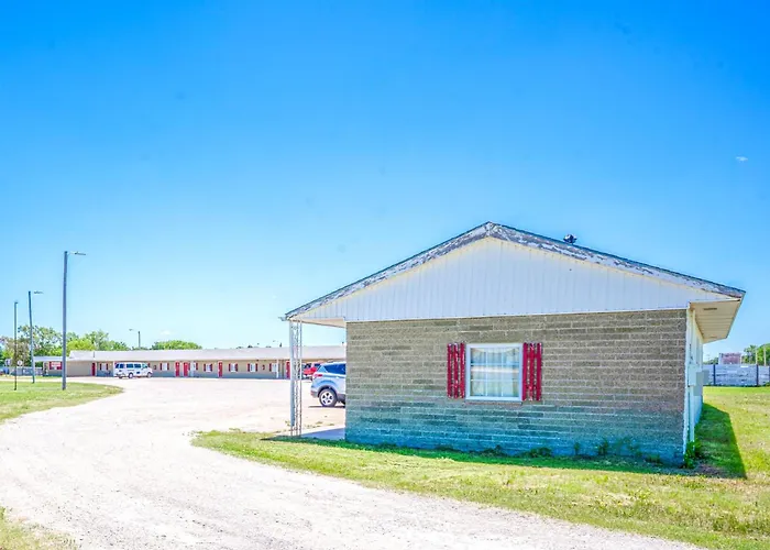 Green Acre Motel By Oyo Near Rush County Airport