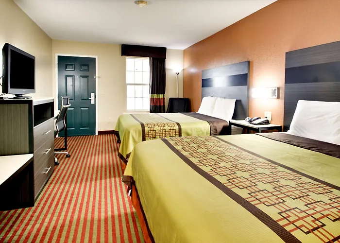 Key West Inn - Millbrook