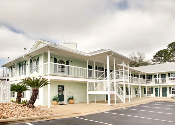 Key West Inn - Millbrook