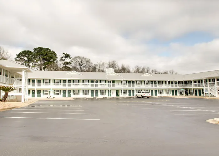 Key West Inn - Millbrook