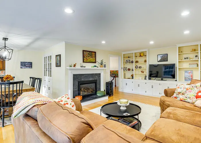 Near Main St & Festivals: Peaceful Keene Getaway!