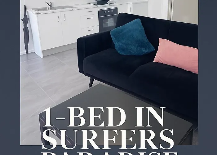Sunrise Lodge Apt 4 - Cozy 1Br - Poolside Escape