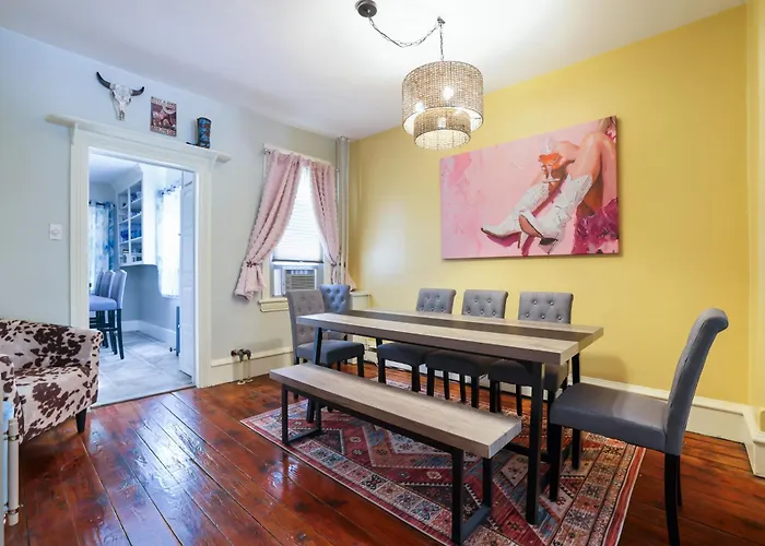 Spacious Broadway Home Downtown Western Modern Charm With Parking