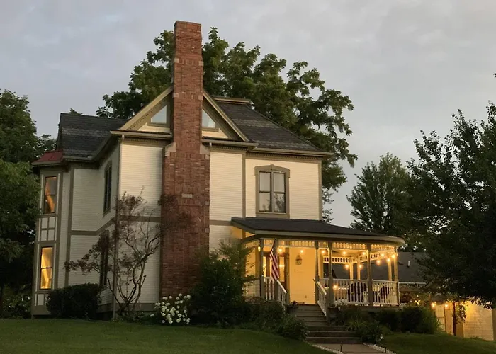 Temple View Inn With Music Studio