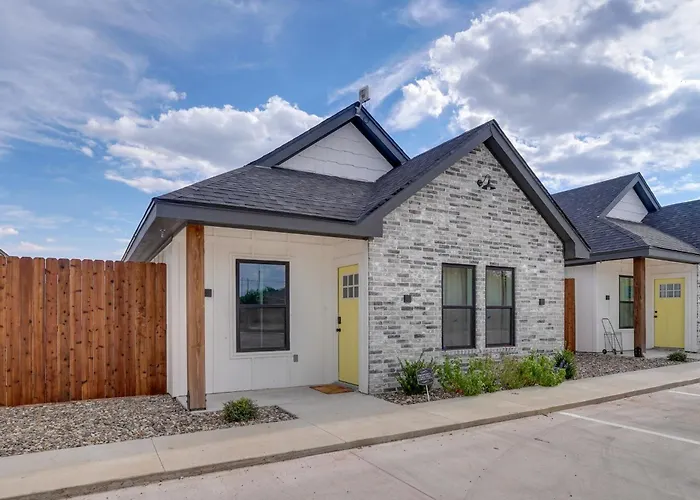 7 Mi To Afb: Central & Modern San Angelo Home