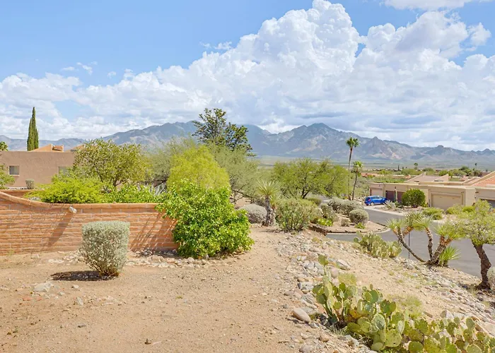 Quiet Townhome W/ Mountain Views In Green Valley