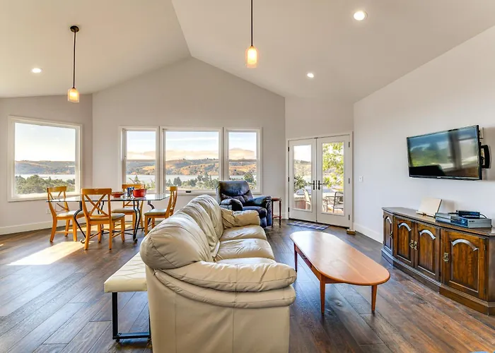 1 Mi To Downtown Benicia: Scenic Cliffside Escape