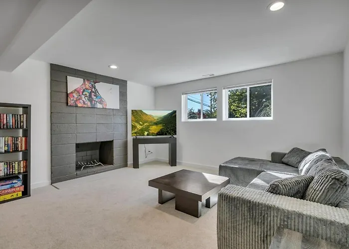 Stylish Bellevue Retreat
