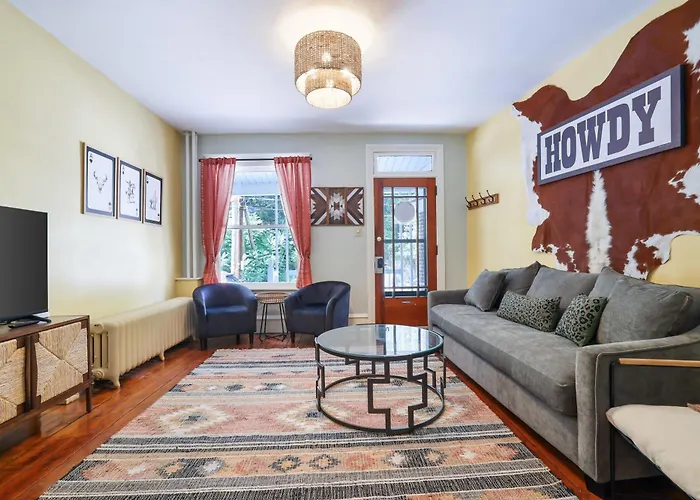 Spacious Broadway Home Downtown Western Modern Charm With Parking