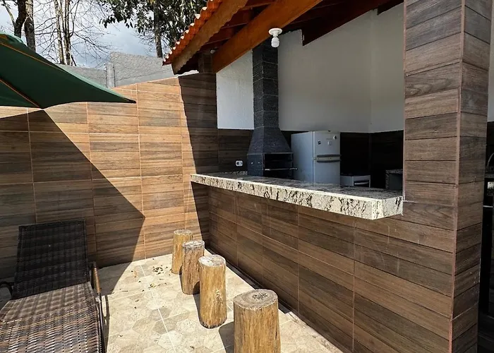 Sítio com 2 Piscinas em Arujá