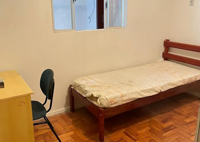 Quarto Individual Em Casa Na Area Nobre De Juiz De Fora