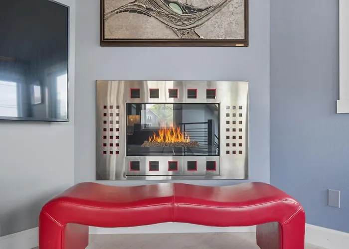Modern Upper Level Duplex Dt Vancouver