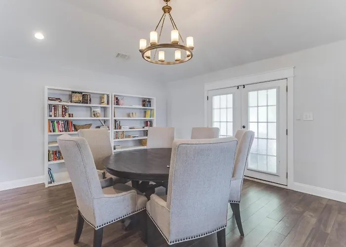 Waveland Gem By Next Step Property Management
