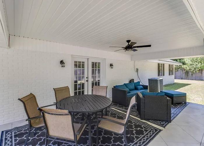 Waveland Gem By Next Step Property Management
