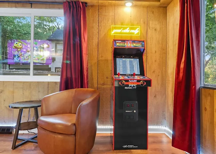 1920S Cottage | Hot Tub | Game Room | Fire Pit