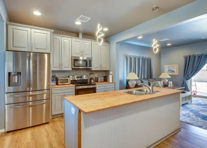3Br 2Ba Kingman Home W Patio Fire Pit