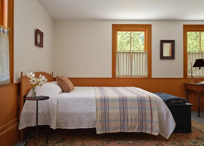 Restored Farmhouse Near Kezar Lake & Country Club