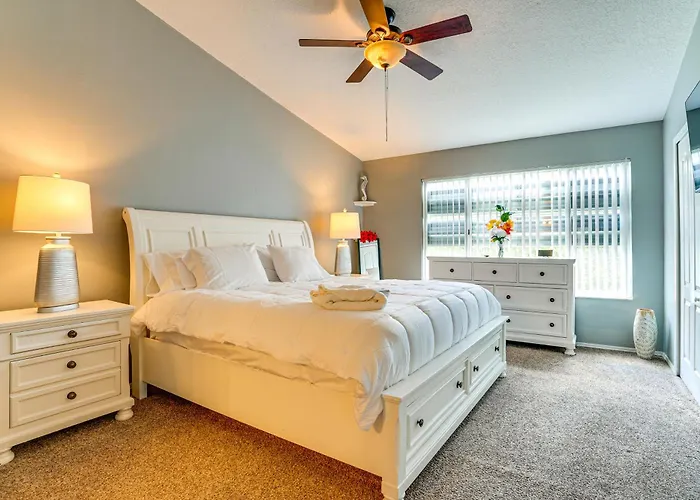 Shop, Golf & More: Family Retreat In Wesley Chapel