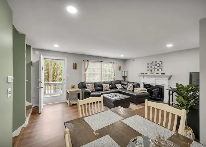 4 Beds, Near Unc, Packnplay, Walk To Golf, Kids Essentials