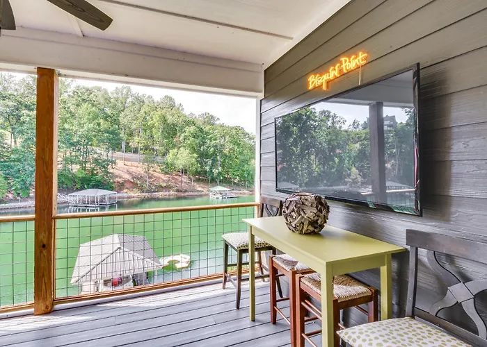 Lakefront Fun Near Clemson! Retreat W/ Pool Access