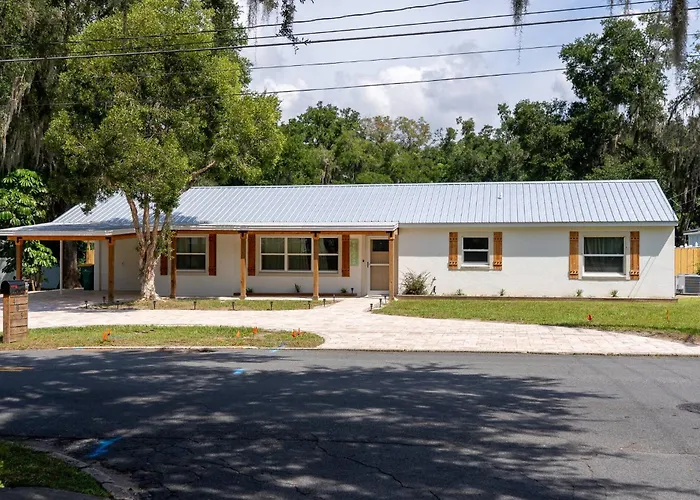 Downtown Mount Dora Hideaway