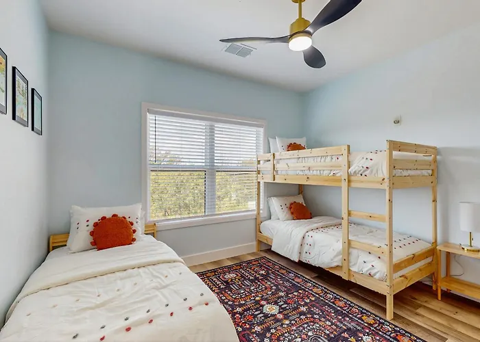 Modern Living In Texas! Home 2 Blocks To Lake Lbj