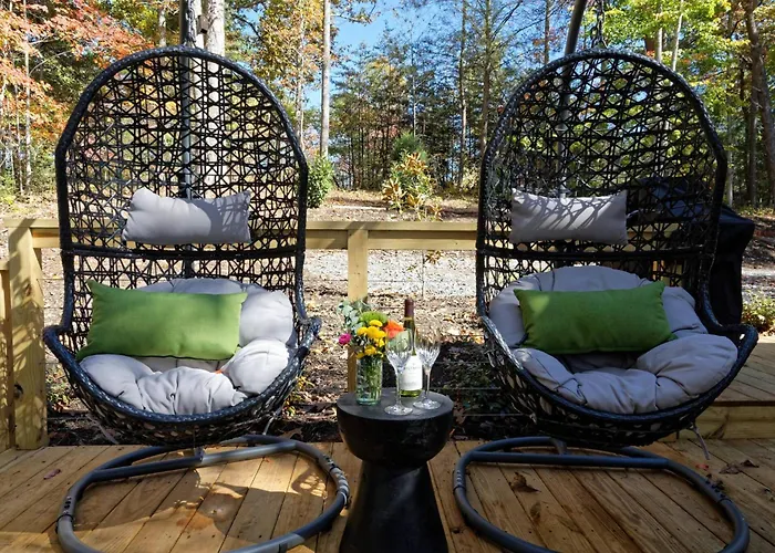 Luxury Mirror House-Private, Hot Tub, 1 Way Glass