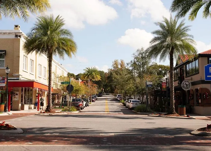 Downtown Mount Dora Hideaway