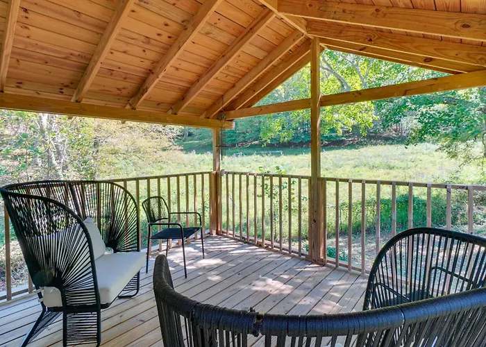 Peaceful & Private! Pet-Friendly Williamsburg Home