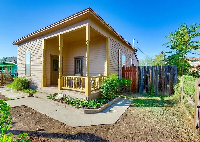 Walkable Location, Fenced Yard: Wickenburg Home!