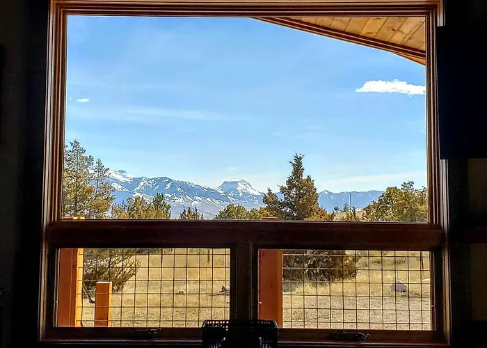 Charming Cabin With Mountain Views Near Madison River In Ennis, Montana
